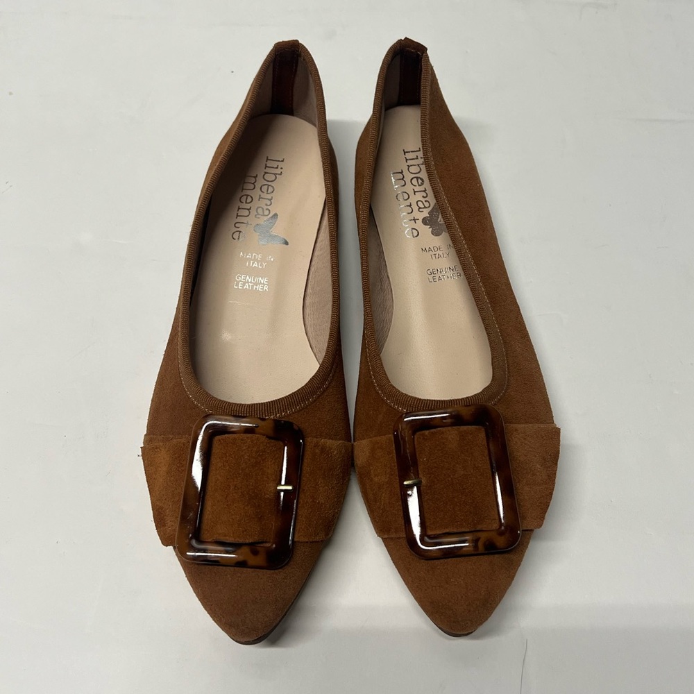 Libera Mente Tan Suede Pointy Toe Ballet Flats with Buckle Size 10 🤎